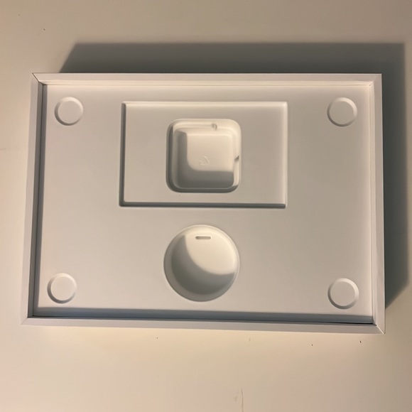 M2 MacBook Air 13-inch Empty Box - Picture 3 of 3